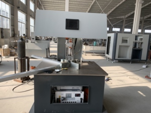 Machine de soudage au laser automatique pour profilés en aluminium, facile à utiliser, 2 kW, 380 V, pour la fabrication de fenêtres et de portes - Product Image 5