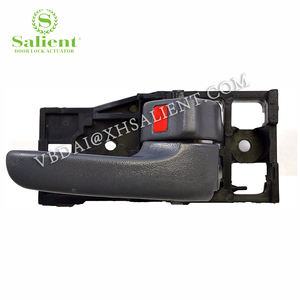 전문 자동차 부품 제조업체 69277-AC010-B2 내부 도어 핸들 도요타 용 블랙 플라스틱 표준 자동차 바디 부품 - Product Image 5