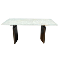 Table à manger rectangulaire de luxe en marbre blanc naturel importé, type Ice Jade, Source MarbleAera