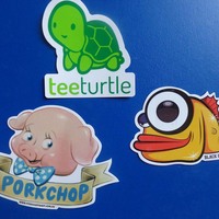 Pegatina Personalizada Vinilo Troquelado Pegatinas Impresión Adhesivo Impermeable Empresa Dibujos Animados PVC Logo Pegatinas