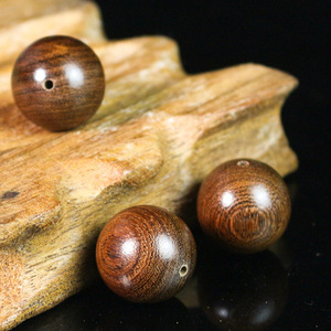 Perles en bois de santal 20 mm, rondes, en vrac, pour la fabrication de colliers, grain droit, matériau ancien - Product Image 1