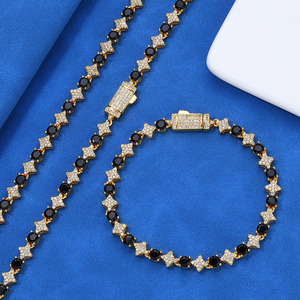 Bracelets Statement Urban Streetwear GRA Moissanite Celestial Star en Argent S925 Plaqué Or 18K, Maillons Étoilés Givrés Unisexe - Product Image 4