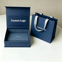 Boîte cadeau rigide magnétique pour chaussures et vêtements avec logo personnalisé, poche intérieure pour carte, poignée en ruban, sac en papier, emballage en boîte en papier