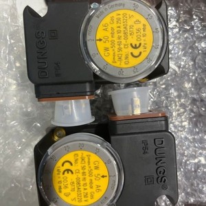 Pressostat Sun G1/2 pour gaz non dangereux IP54 en plastique, précision 3 % FS - Product Image 1