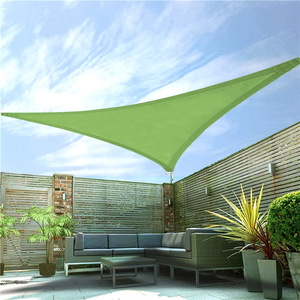 Vela de Sombra Triangular Verde con Protección UV para Exteriores, Patio, Jardín, Piscina y Terraza - Product Image 4