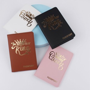 Funda para pasaporte de viaje, modelo de pareja encantadora, para avión - Product Image 2