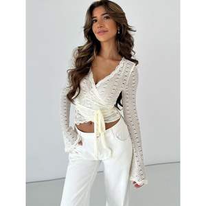 Haut court en dentelle transparente à manches longues pour femme, col en V, style Y2K, respirant, blanc, personnalisé 2026 - Product Image 3