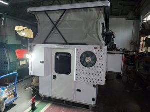Remorque de voyage en aluminium pour camionnettes, véhicules d'expédition et <span class=keywords><strong>camping</strong></span>-cars – Idéale pour l'aventure et le voyage - Product Image 3