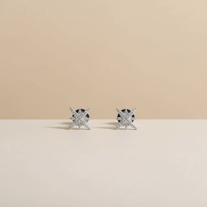 أقراط مرصعة بالألماس مخصصة من الذهب الأبيض عيار 18 قيراط للنساء مناسبة للذكرى السنوية - Product Image 1