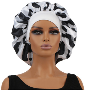 <span class=keywords><strong>หมวก</strong></span>คลุมผมซาตินแบบยืดหยุ่นสำหรับผู้หญิง ลายวัวพิมพ์สองชั้นแบบกำหนดเอง ยี่ห้อ SOLPOP สำหรับ<span class=keywords><strong>ใส่</strong></span>นอน - Product Image 3