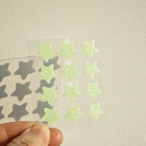 Parches <span class=keywords><strong>para</strong></span> espinillas en forma de estrella, hidrocoloides, brillantes, nuevos, veganos, libres de crueldad animal, sin parabenos, a base de plantas naturales. - Product Image 6