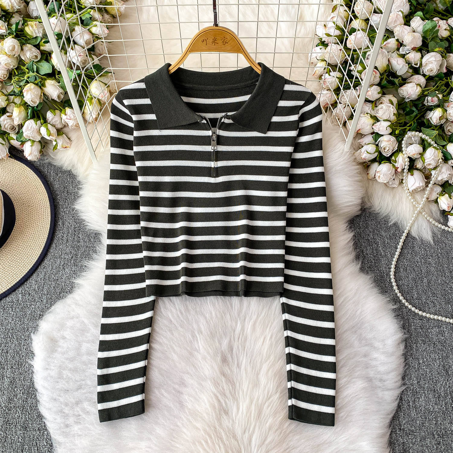 สีเทาเข้ม