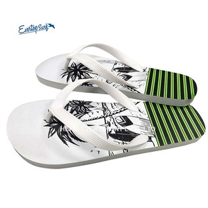 Vente chaude usine – Claquettes et sandales plates d'été pour hommes en PVC, personnalisables avec logo, idéales pour la chambre - Product Image 3