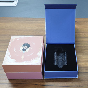 Petite boîte cadeau rigide à insertion magnétique personnalisée pour l'emballage - Product Image 6