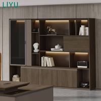 Bureau de direction de luxe surdimensionné en bois de noyer avec éclairage LED, mobilier d'entreprise haut de gamme, bureau design pour PDG