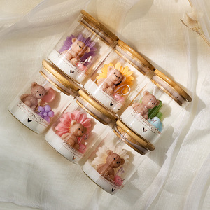 Bougie parfumée artisanale romantique en forme d'ours fantaisiste dans des pots en verre avec couvercles pour la décoration de la maison pour les fêtes et la fête des pères - Product Image 4