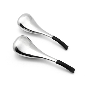 Meilleures ventes Rouleaux de glace faciaux de haute qualité Globes de glace en acier inoxydable Rouleaux 3D Poignée en métal froid pour <span class=keywords><strong>le</strong></span> visage Masseur facial - Product Image 1