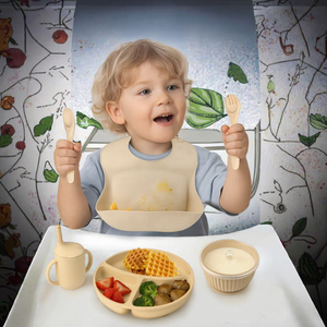 Ensemble d'alimentation pour bébé en silicone de qualité alimentaire pour les tout-petits et l'apprentissage de l'auto-alimentation |   Assiette à ventouse, bol, bavoir, fourchette et cuillère avec couvercle - Product Image 3