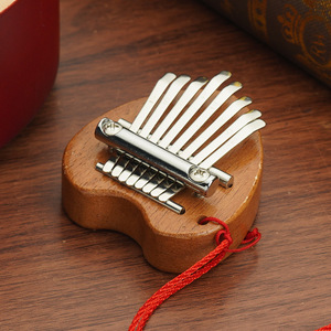 Mini Kalimba en bois à 8 touches, piano à doigts exquis de haute qualité, marimba, bon accessoire musical, pendentif, cadeau - Product Image 3