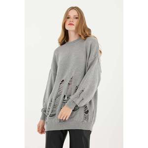 Suéter Túnica Gris Desgastado de Punto para Mujer Soul - Top Moderno Casual de Manga Larga con Efecto Desgastado para Uso Diario, Modelo - Product Image 4