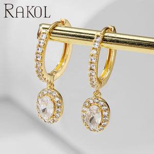 Pendientes de Aro de Circonita Cúbica Chapados en Oro de Diseño Boutique RAKOL EP2835 para Mujer, Novia de Boda, Joyería de Lujo - Product Image 2