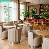 Ensemble de meubles de café modernes, fauteuils capitonnés en cuir PU, tables rondes en bois massif pour café, bistrot, restaurant