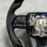 Volant de voiture personnalisé noir piano pour Toyota LC300, LC79, LC70, Camry, LC500, 500h (2016-2026) – Amélioration intérieure