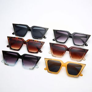 Gafas de Sol de Moda Retro con Decoración Metálica y Lentes Degradados para Mujer, Gafas de Sol de Ojo de Gato para Mujer - Product Image 6
