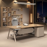 Bureau de direction moderne en forme de L, bureau de patron en bois de luxe avec armoire latérale pour mobilier de bureau d'entreprise