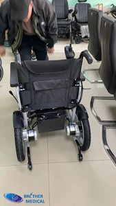 Anh Y Tế Mới Điện Điện Xe Lăn Khung Mạnh Mẽ Gấp Ngồi Có Thể Ngả Phanh Từ Hệ Thống Cho Người Khuyết tật Người Dùng - Product Image 3