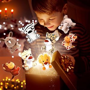 Porte-clés en peluche super doux en forme d'animal de la forêt, pendentif de Noël avec doublure en maille, prix d'usine, vente en gros - Product Image 4