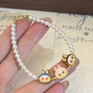 Bracelet populaire en perles d'eau douce naturelles faites à la main, motif lapin de dessin animé mignon, style manga, idéal pour les occasions religieuses - Product Image 3