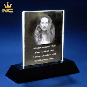 Plaques commémoratives personnalisées en cristal K9 faites à la main pour funérailles avec photo, taille personnalisable, vente en gros - Product Image 4