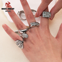 Bague élégante en acier inoxydable avec un design de feuille en zircone cubique brillante pour les bijoux de mode féminins