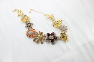 <span class=keywords><strong>Collana</strong></span> Unisex Estiva alla Moda con Catene, Pietra Naturale e Fiori Colorati, Gioielli in Lega di Rame Placcato Oro - Product Image 4