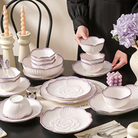 Keramik Geschirrset im Französischen Stil mit Lila Pfingstrosen-Design, Blütenförmig, Mikrowellengeeignet, Modernes Minimalistisches Design für den Haushalt