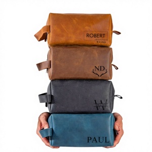Vente en gros de sacs en cuir PU personnalisés avec logo pour hommes, grande capacité, fermeture éclair, cadeaux pour les garçons d'honneur, cadeau d'anniversaire pour lui - Product Image 3