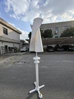 Système hybride domestique hors réseau à énergie gratuite avec générateur d'éolienne à axe vertical de puissance nominale de 200W en stock pour la Pologne