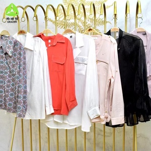 Magazzino di Riciclaggio Vestiti di Seconda Mano Piccolo Balle Utilizzato Unsorted Camicetta di Cotone - Product Image 2