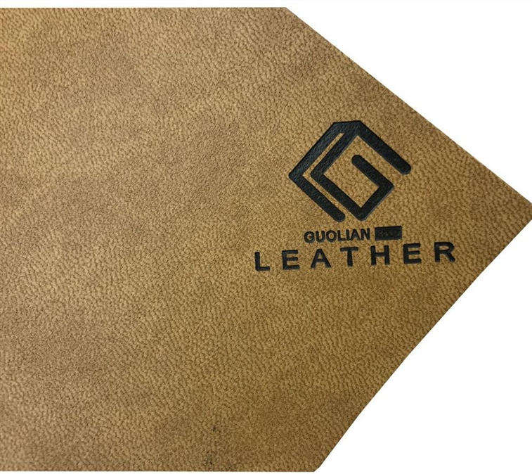 สีดำสีกากี