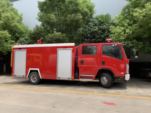Camion de pompiers fiable de 5 tonnes avec réservoir d'eau, pompe et lance réglable pour la protection incendie des communautés urbaines - Product Image 3