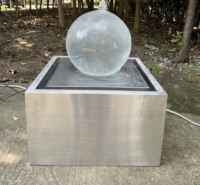 Sculpture de décoration de jardin Fontaine à boule en acrylique avec base en acier inoxydable Fontaine à eau avec lumière LED