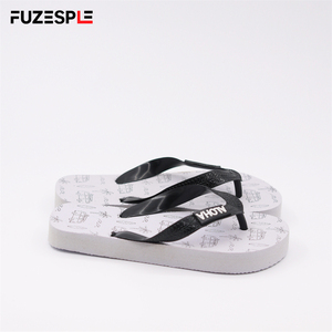 2025 décontracté Durable tongs hommes pantoufle fond souple anti-dérapant chaussures de plage poignée offrant une sensation de fraîcheur confortable tongs - Product Image 5