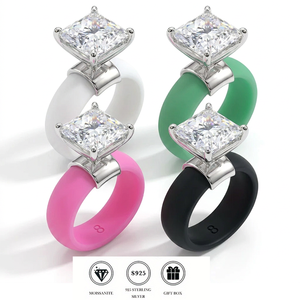 Anillo de <span class=keywords><strong>Plata</strong></span> <span class=keywords><strong>S925</strong></span> con Moissanita/CZ de Corte Princesa de 2.0ct, Cuatro Puntas, Banda de Silicona Rosa Mate, para Mujer, Deportivo, Uso Diario, Moda Urbana - Product Image 1