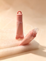 Tube cosmétique PE 19 mm 8 à 15 ml pour baume à lèvres, personnalisable OEM/ODM, avec capuchon à vis côtelé et anse de suspension, emballage pour soins des lèvres