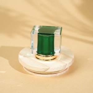 <span class=keywords><strong>L</strong></span> en stock bouchon de parfum carré coloré MMA diamètre intérieur en plastique 17.2mm pour bouteille de parfum de 15mm - Product Image 3