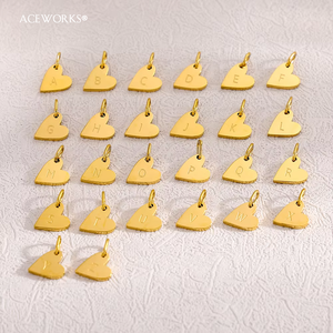 Amuleto con Forma de Corazón |   Colgante de Letra Inicial del Alfabeto en Acero Inoxidable Chapado en Oro PVD de 18K para la Creación de Joyas |   Impermeable e Hipoalergénico - Product Image 2
