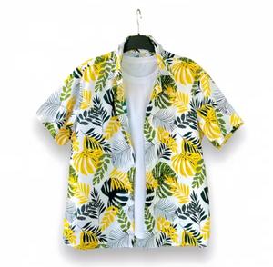 Chemise hawaïenne légère à imprimé tropical avec tissu respirant et manches courtes pour les vacances d'été - Product Image 3