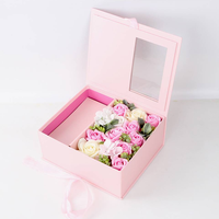 Vente en gros de boîtes cadeaux fleuries pour la fête des mères, nouveau design, arrangement rectangulaire, je t'aime maman, cadeaux et artisanat floraux, boîtes rigides pliables