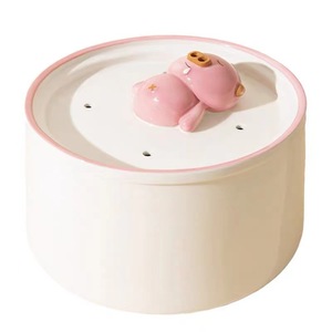 Distributeur d'eau automatique en céramique en forme de cochon mignon pour chats et chiens avec eau en circulation et conception détachable - Product Image 5